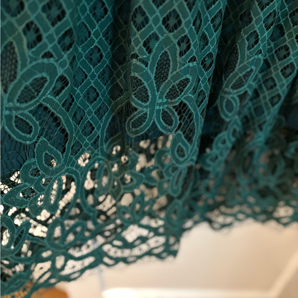 ✨ Emerald Green Lace Midi Dress – Size XL - Picture 8 of 16